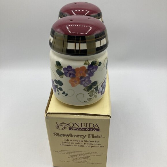 Oneida Strawberry Plaid Salt Pepper Shaker Set - Picture 4 of 5